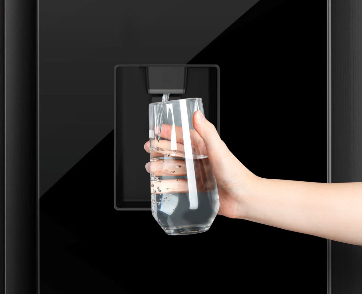 Hisense 508L Side by Side Fridge with Water Dispenser - Black Glass