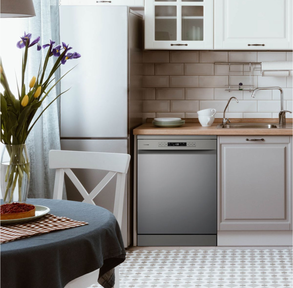 Hisense 13 Place Dishwasher with LED Display - Silver